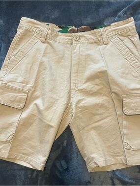 Men's Lightweight Cargo Shorts in tan